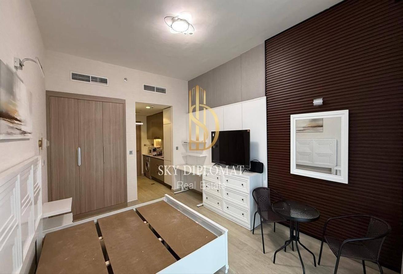 Prime Location l Fully Furnished l Bright Layout photo 20