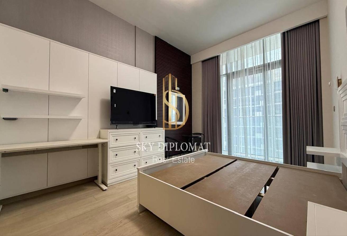 Prime Location l Fully Furnished l Bright Layout photo 18