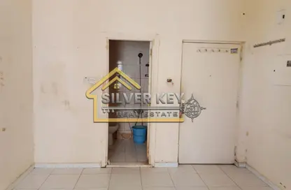 شقة - 1 حمام للايجار في البطينة - الشارقة