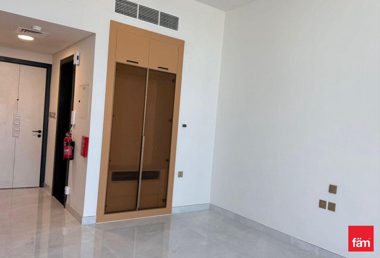 FULLY FURNISHED, Miracle Garden View, High Floor photo 9
