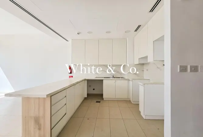 100402380 - Property Image 2