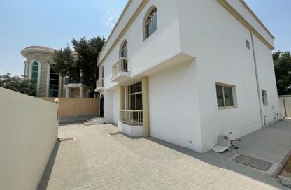 Villa - 6 Bedrooms - 4 Bathrooms for rent in Al Jazirah Al Hamra - Al Hamra Village - Ras Al Khaimah