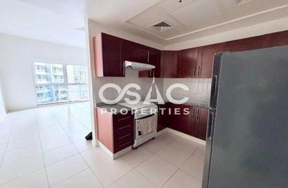Apartment - Studio - 1 Bathroom for rent in Cascades Tower - Dubai Marina - Dubai