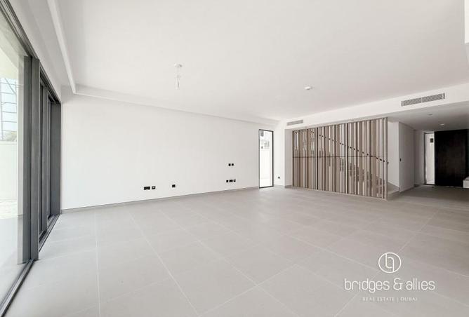 71120267 - Property Image 2