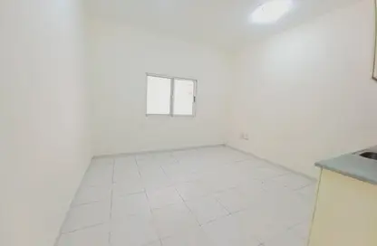 شقة - 1 حمام للايجار في طريق فاير ستاشن - مويلح - الشارقة