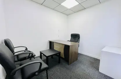 مكتب - غرفة نوم - 2 حمامات للايجار في برج مدينة زايد - منطقة المرور - أبوظبي