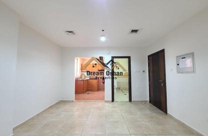 Apartment - 1 - 1 for rent in Al Thuraya Building - Dubai Silicon Oasis - Dubai