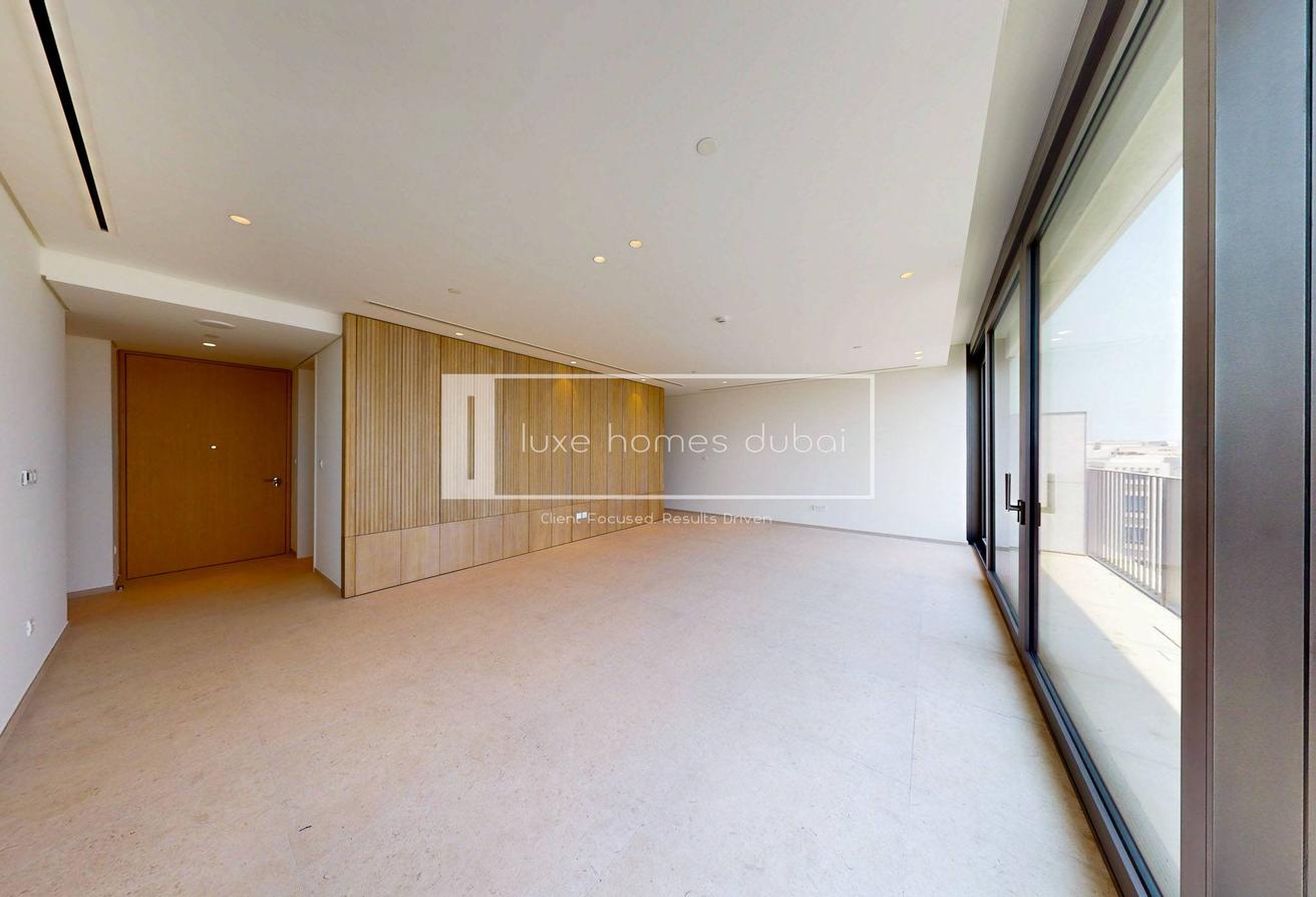 WATERFRONT LIVING | LUXURY 2BR | READY TO MOVE photo 4