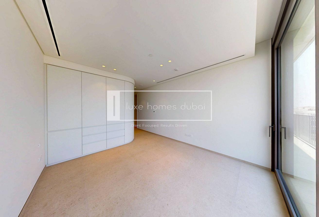 WATERFRONT LIVING | LUXURY 2BR | READY TO MOVE photo 9