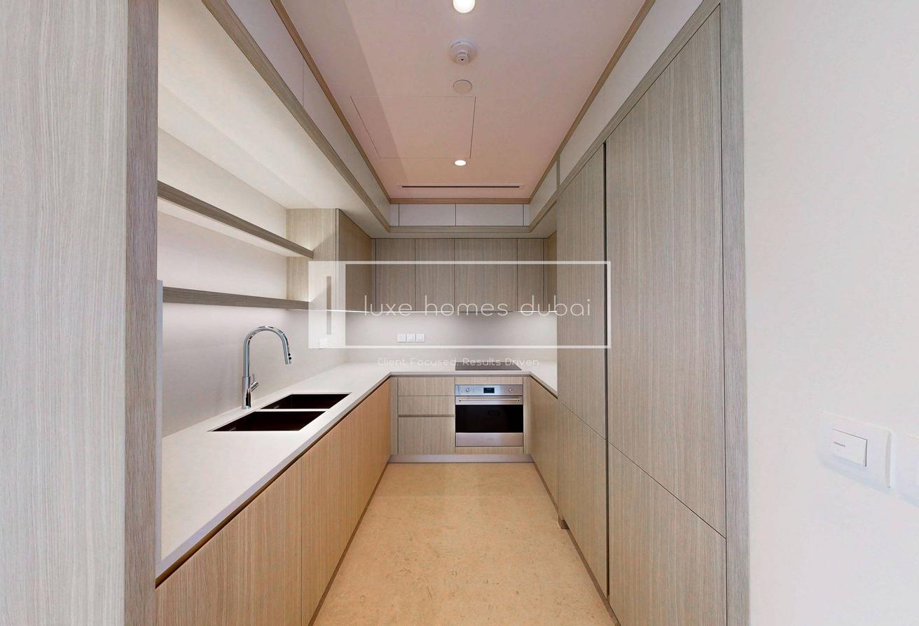 WATERFRONT LIVING | LUXURY 2BR | READY TO MOVE photo 6