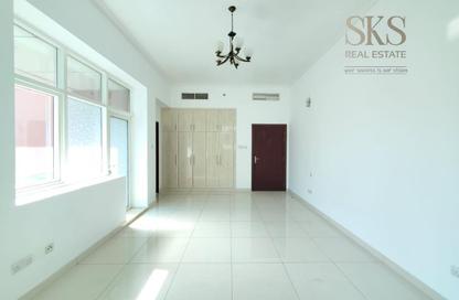 Apartment - 2 Bedrooms - 3 Bathrooms for rent in Metro Building - Al Barsha 1 - Al Barsha - Dubai