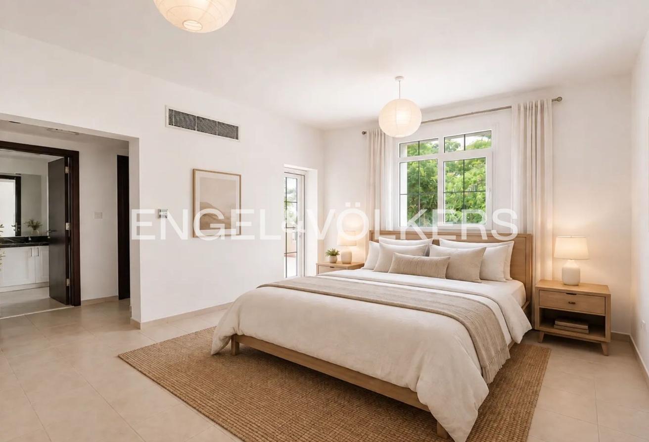Exclusive | Spacious | Vacant photo 13