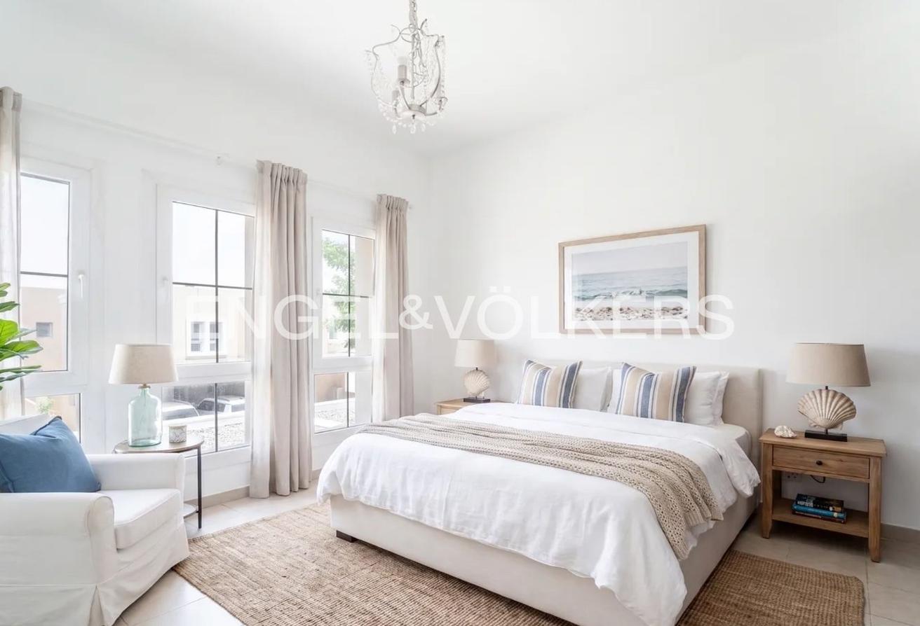 Exclusive | Spacious | Vacant photo 14
