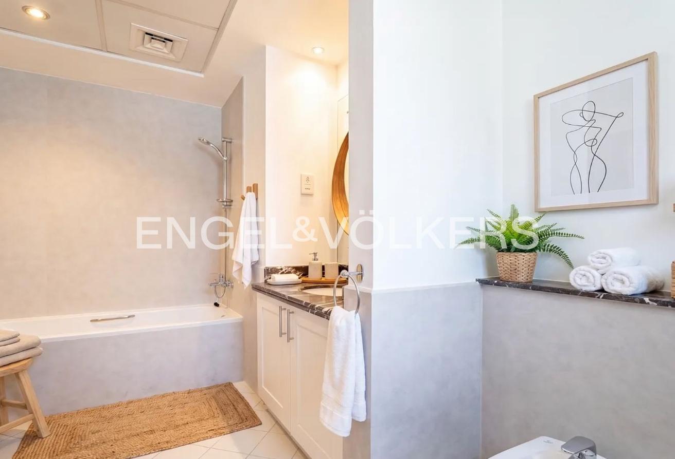Exclusive | Spacious | Vacant photo 7