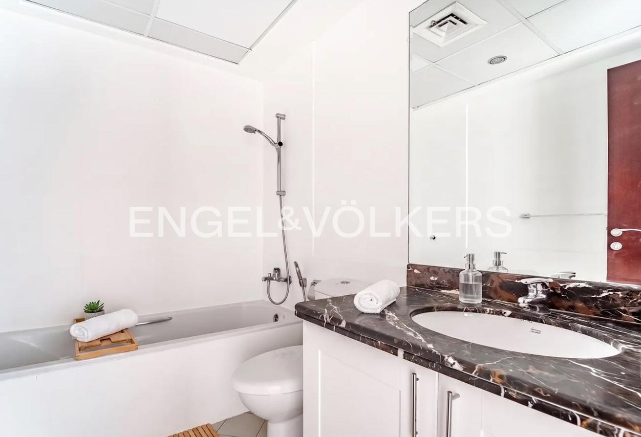 Exclusive | Spacious | Vacant photo 9
