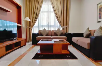 شقة - 2 غرف نوم - 2 حمامات للايجار في برج الخزنة - شارع النجدة - أبوظبي