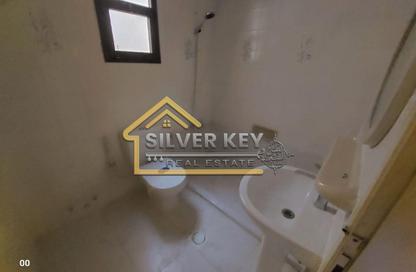 Apartment - 2 Bedrooms - 1 Bathroom for rent in Abu Shagara building - Abu shagara - Sharjah