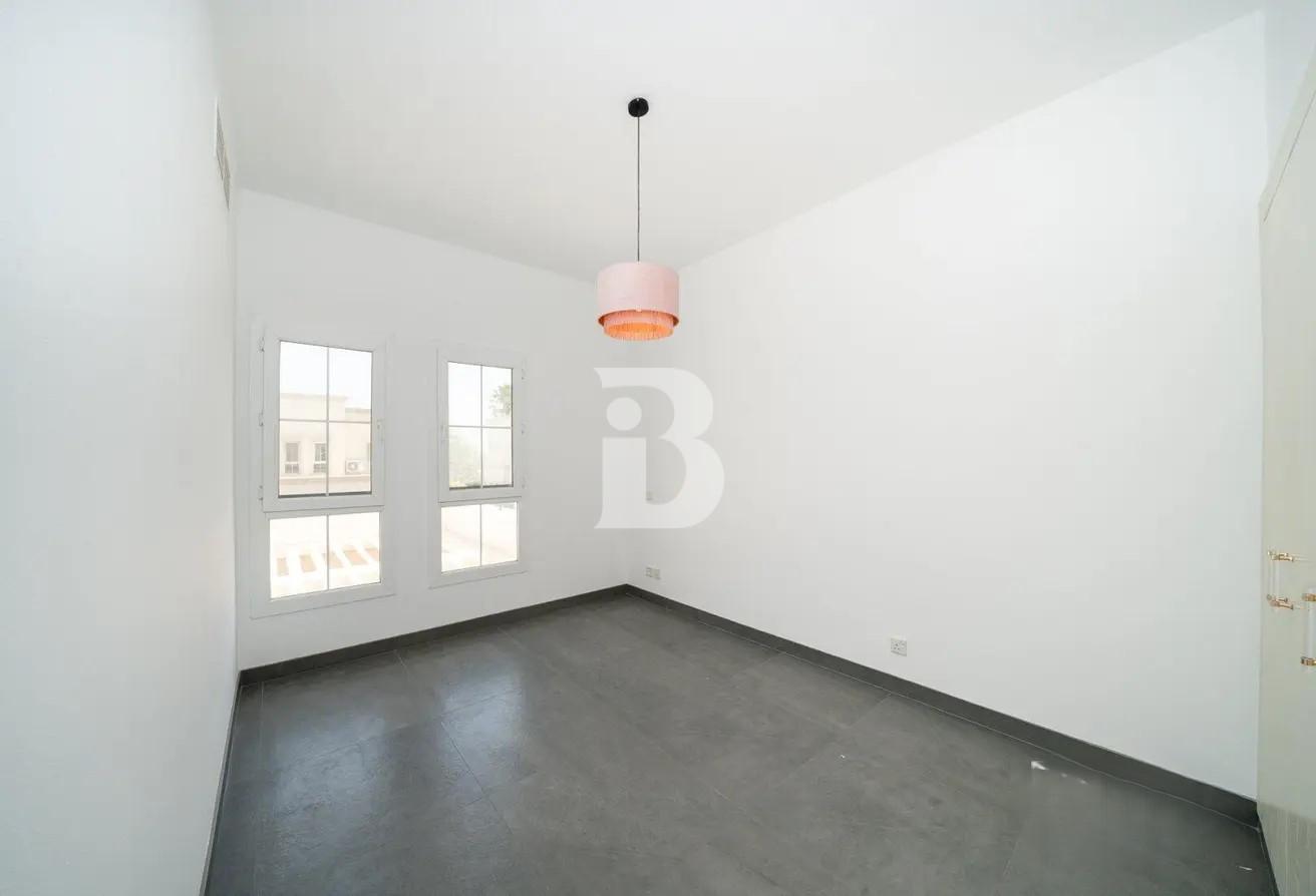 3 Bedroom | Vastu | Upgraded | Lake View photo 11
