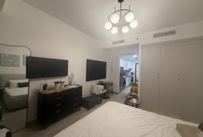 Furnished | Vacant | High Floor | 12 cheques photo 2
