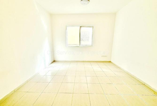 121120030 - Property Main Image