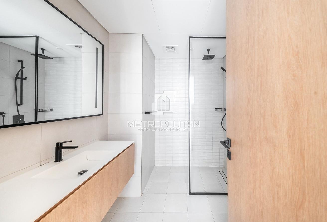 Large Layout | Canal View | With Appliances photo 10