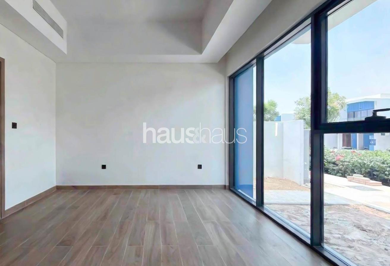 6 bed + Maids | LV3| August Handover | Negotiable photo 4