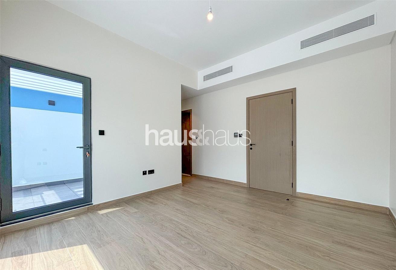 6 bed + Maids | LV3| August Handover | Negotiable photo 9