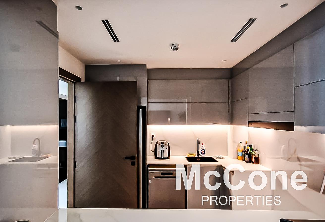 Flexible Cheques | Luxury Furnished | Spacious photo 4