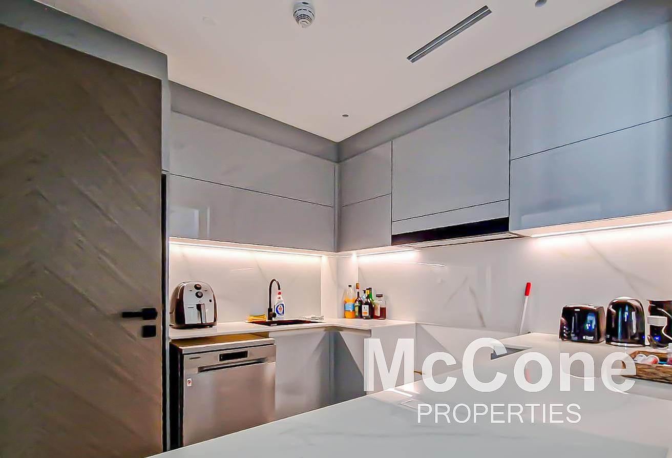 Flexible Cheques | Luxury Furnished | Spacious photo 2