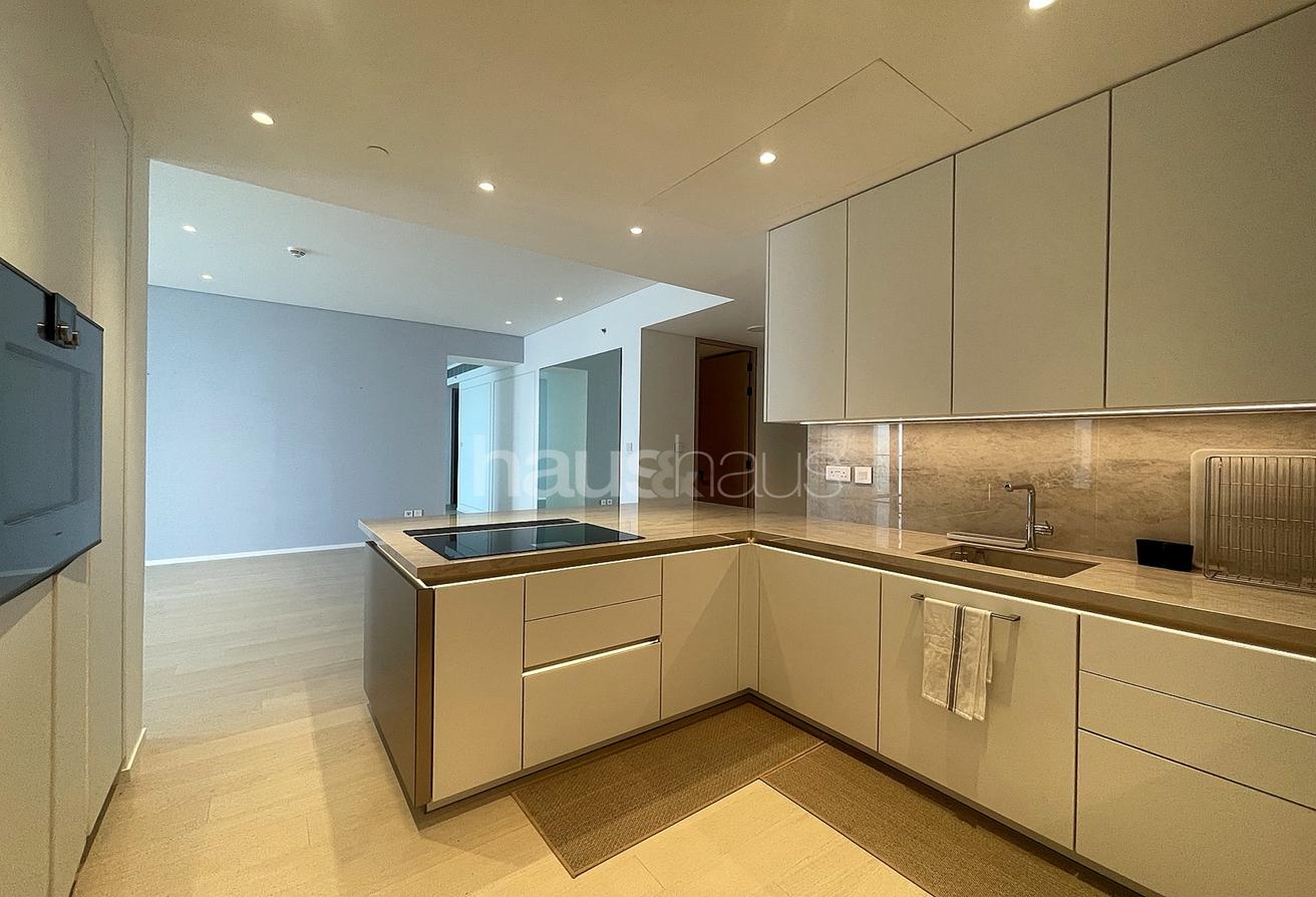 High-Floor 4BR | Upgraded | Furniture Available photo 7