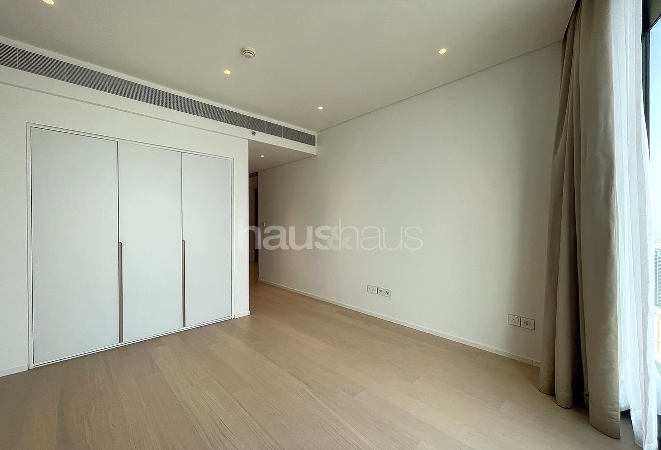 High-Floor 4BR | Upgraded | Furniture Available photo 18