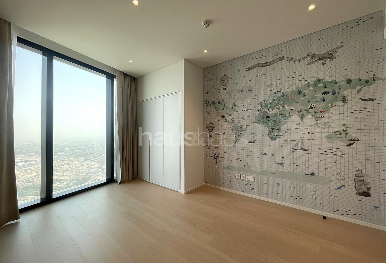 High-Floor 4BR | Upgraded | Furniture Available photo 15