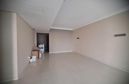 Apartment - 4 Bedrooms - 5 Bathrooms for rent in Thuraya Al Majaz Building - Al Majaz 3 - Al Majaz - Sharjah Apartment - 4 Bedrooms - 5 Bathrooms for rent in Thuraya Al Majaz Building - Al Majaz 3 - Al Majaz - Sharjah