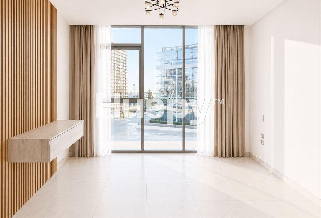 Unfurnished | Lagoon View | Large Layout photo 4