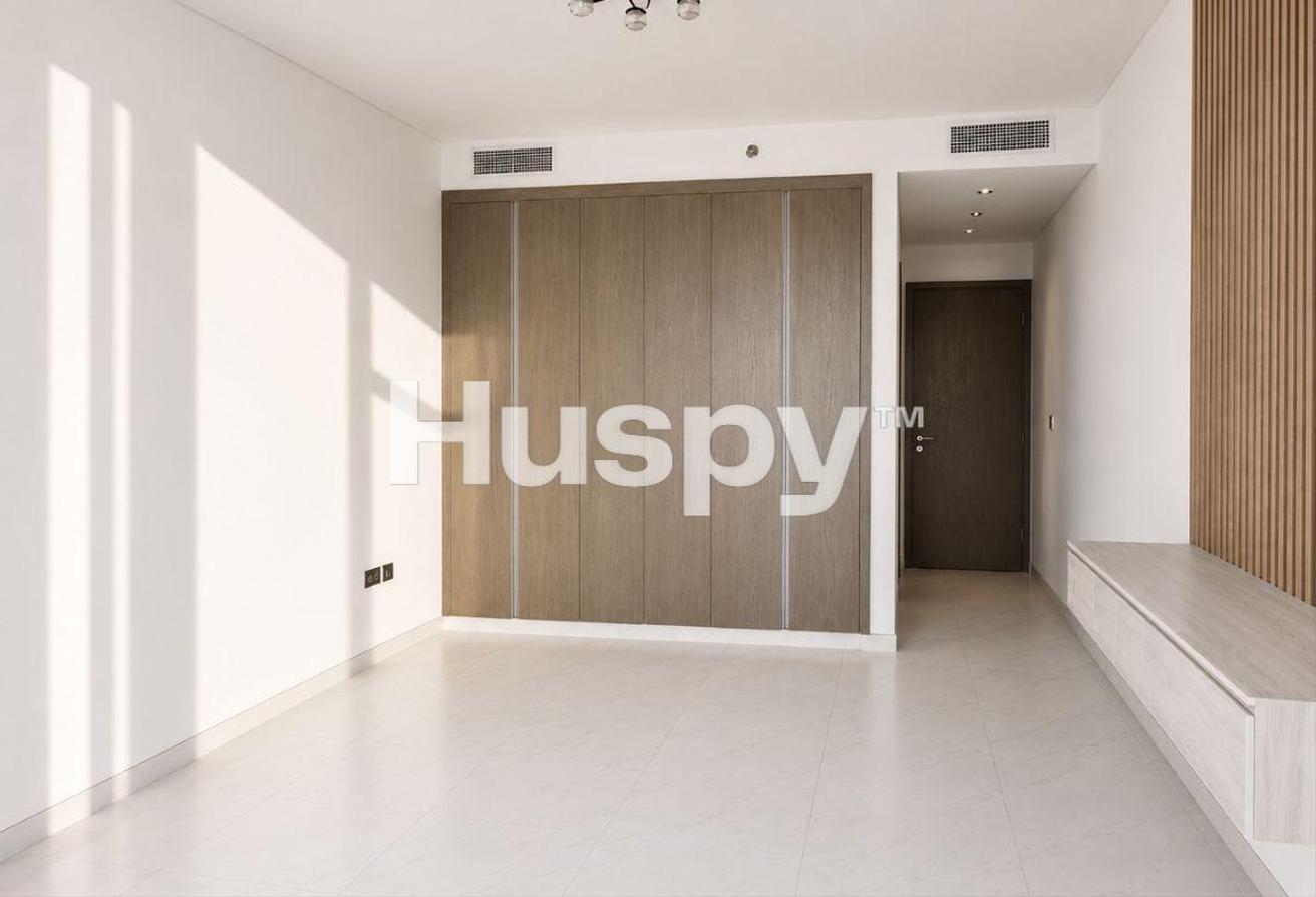 Unfurnished | Lagoon View | Large Layout photo 8