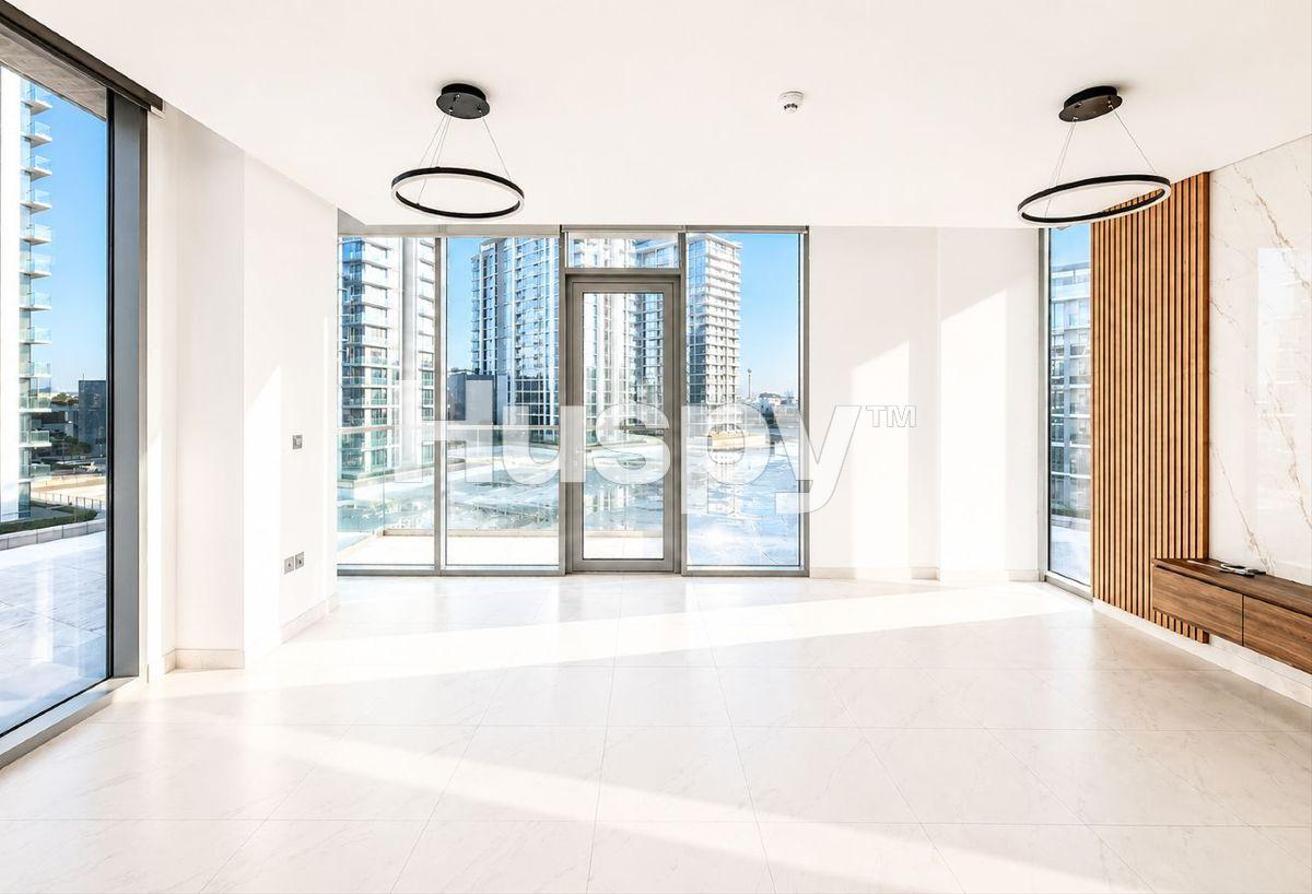 Unfurnished | Lagoon View | Large Layout photo 3