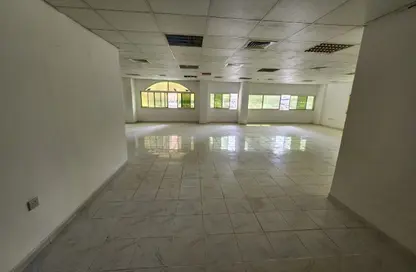 مكتب - 2 غرف نوم - 1 حمام للايجار في الند - القاسمية - الشارقة