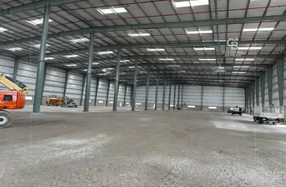 Warehouse - Studio for rent in Dubai Investment Park (DIP) - Dubai