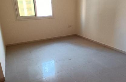 Apartment - 3 Bedrooms - 3 Bathrooms for rent in Al Khan - Sharjah