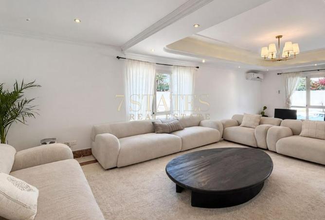 100410776 - Property Image 2