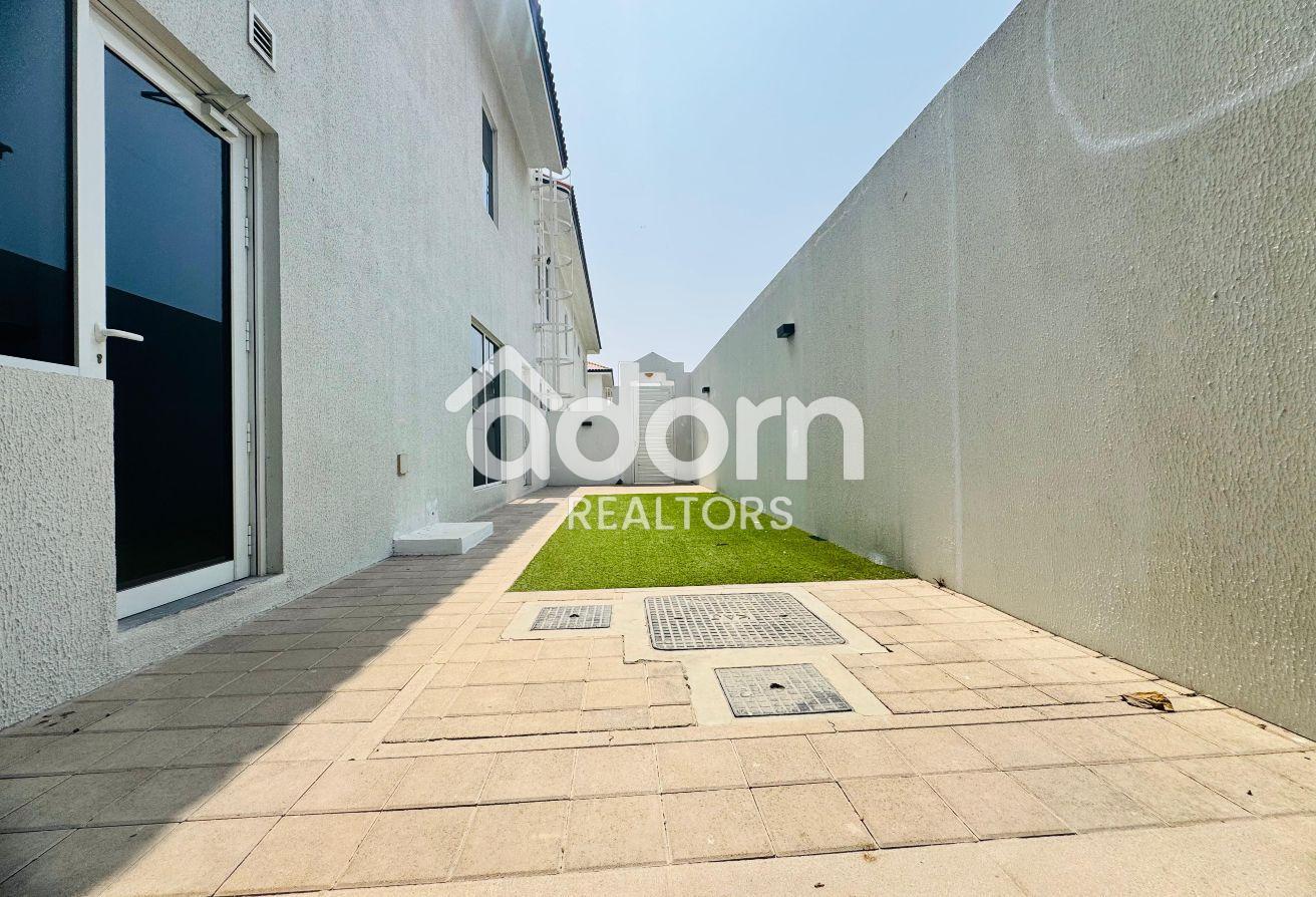 Modern Villa | Pool & Gym | Upgraded | Spacious photo 24
