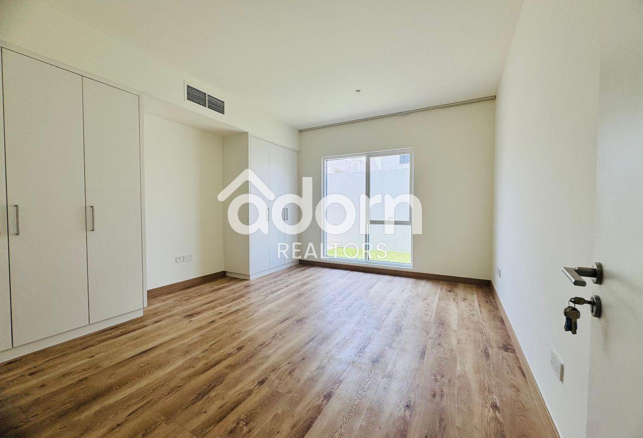 Modern Villa | Pool & Gym | Upgraded | Spacious photo 9