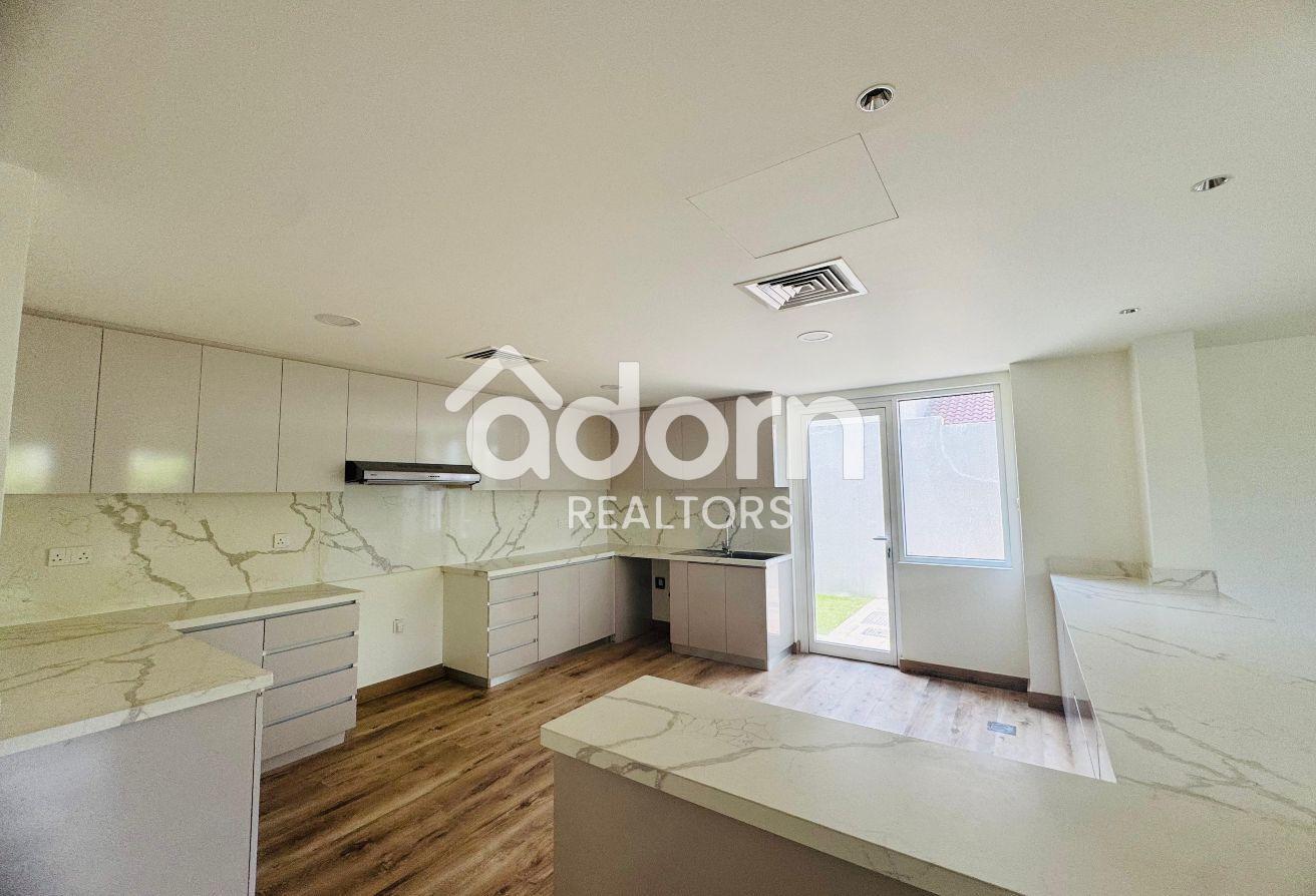 Modern Villa | Pool & Gym | Upgraded | Spacious photo 6