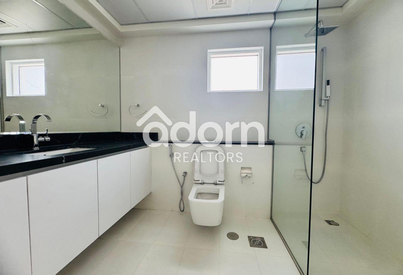 Modern Villa | Pool & Gym | Upgraded | Spacious photo 22