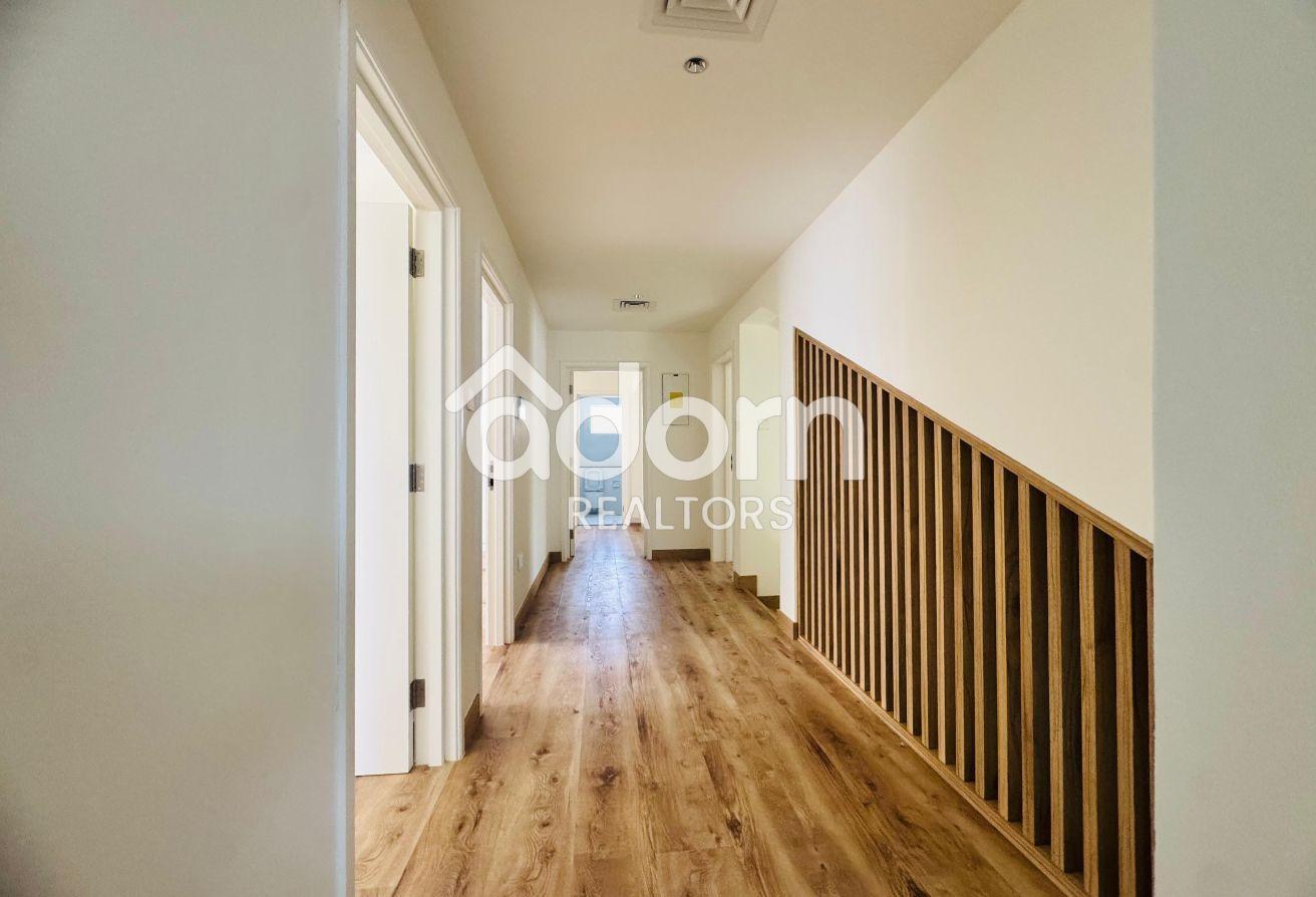 Modern Villa | Pool & Gym | Upgraded | Spacious photo 10