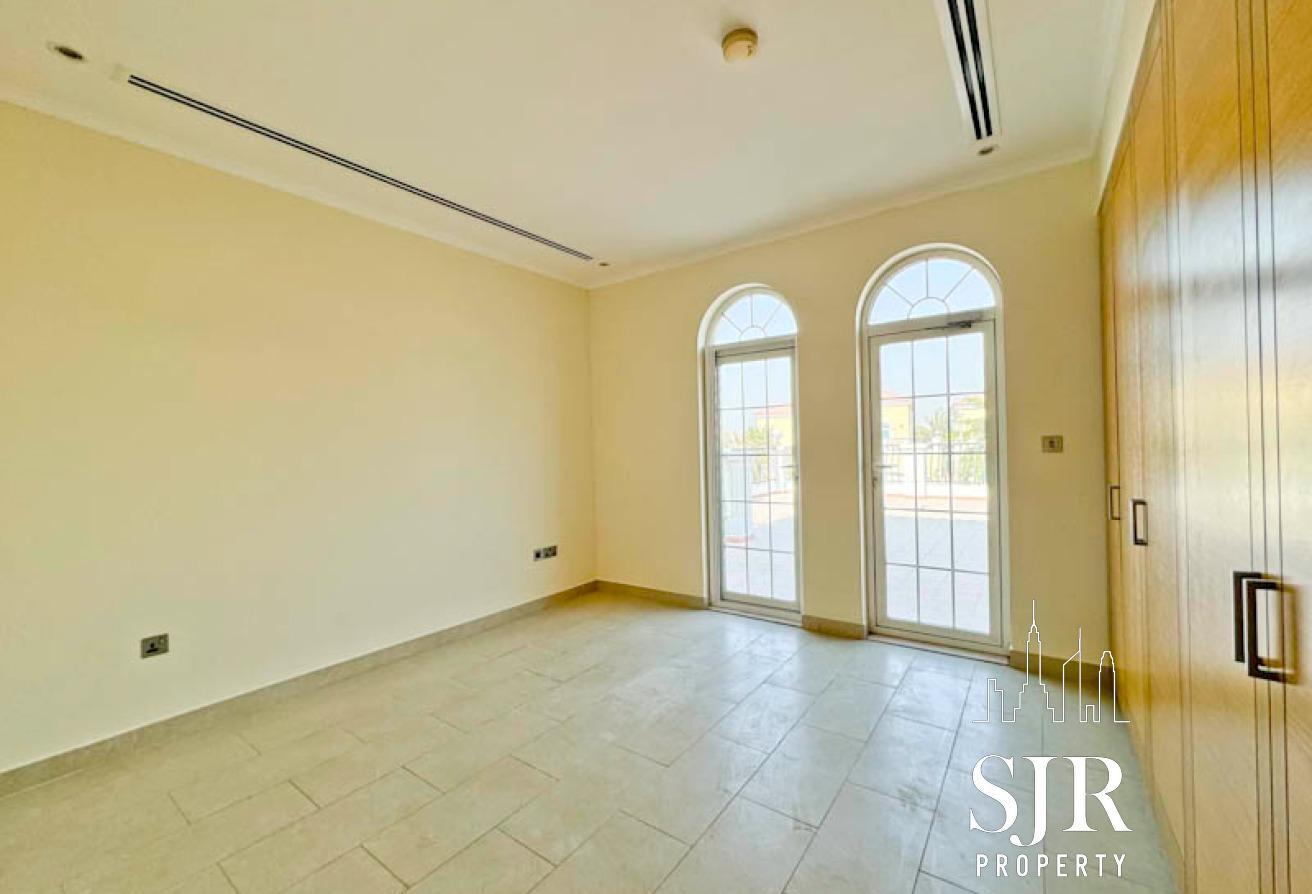 4 bedrooms | bedroom downstairs | NO cables photo 22