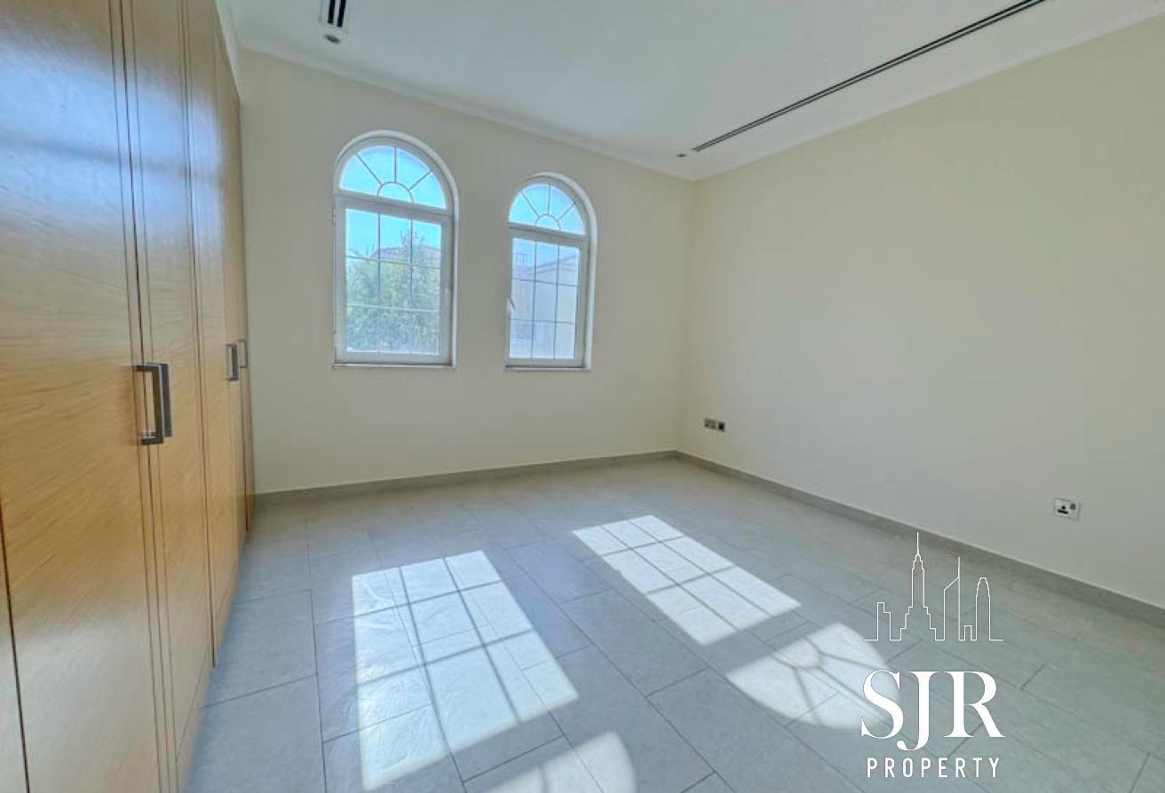 4 bedrooms | bedroom downstairs | NO cables photo 25