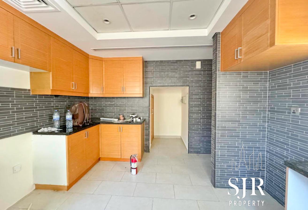 4 bedrooms | bedroom downstairs | NO cables photo 19