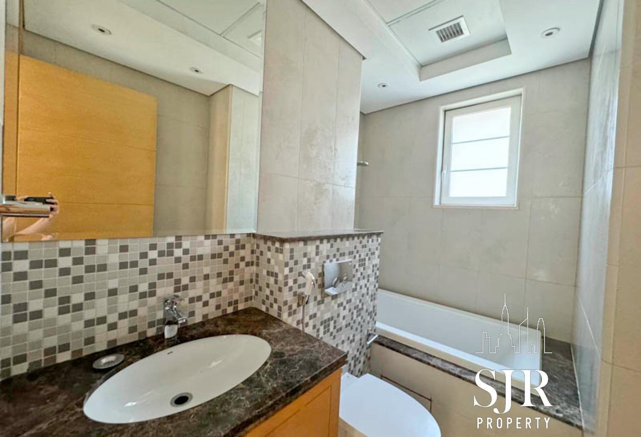 4 bedrooms | bedroom downstairs | NO cables photo 24