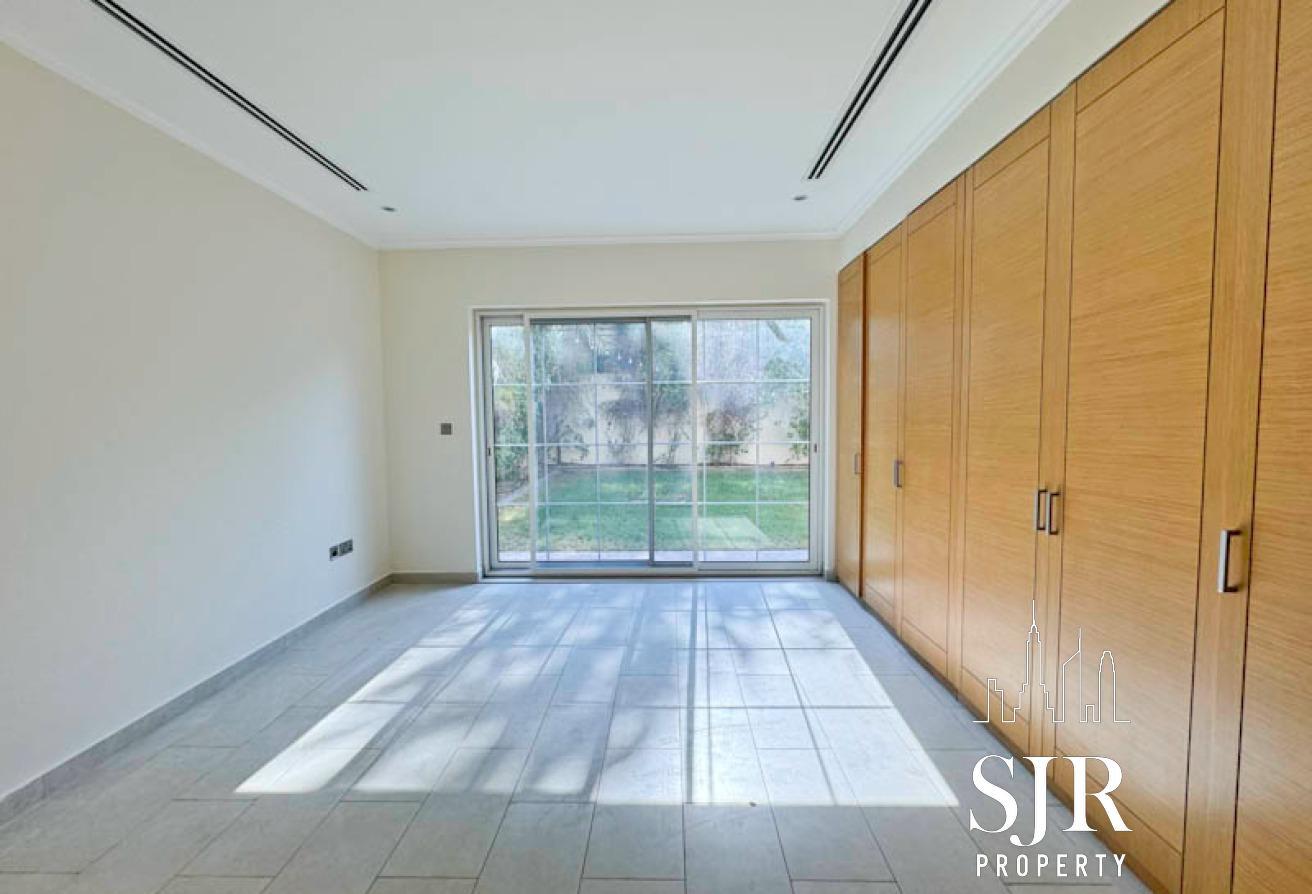 4 bedrooms | bedroom downstairs | NO cables photo 12